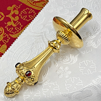 2.7.2682лп Подсвечник ручной латунный с красными камнями в позолоте