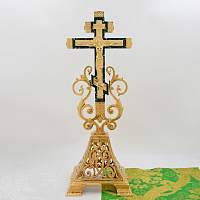 2.7.2508лпч Крест напрестольный латунный с красными камнями в позолоте