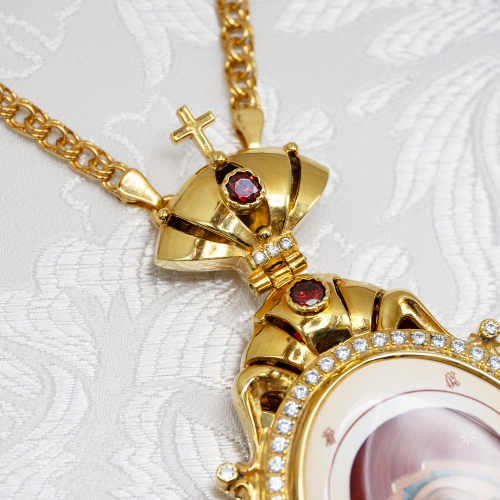 2.7.2395лп-2/1лп Панагия латунная с красными камнями в позолоте фото 5