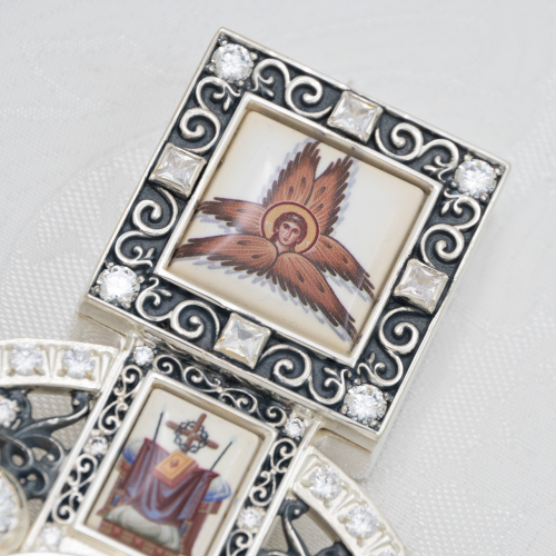 2.7.1108лр Крест напрестольный латунный с белыми камнями в серебрении фото 5