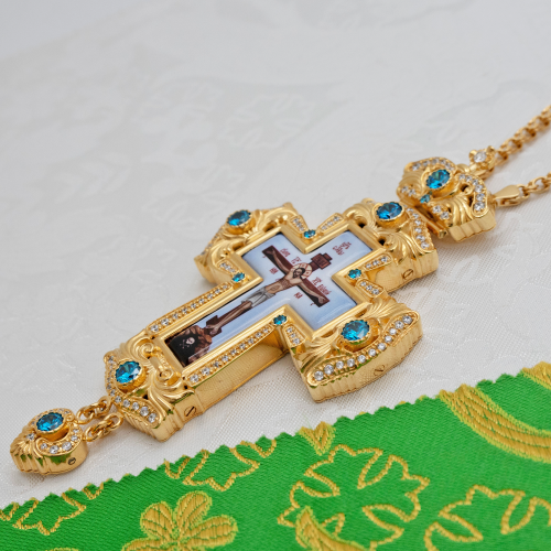 2.10.0359лп-2/1лп Крест латунный с голубыми камнями в позолоте фото 7