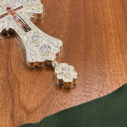 2.10.0564л-2/1л Наперсный крест в серебрении фото 3 2.10.0564л-2/1л Наперсный крест в серебрении фото 3