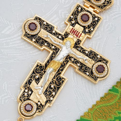 2.10.0085лп/39лп Крест наперсный латунный с красными камнями в позолоте фото 3