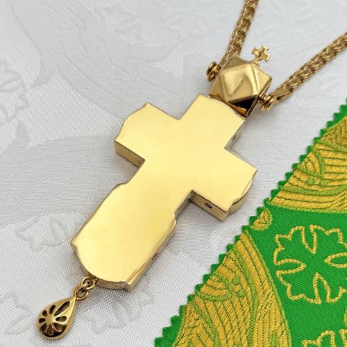 2.10.0186лп/1лп Крест латунный с зеленными камнями в позолоте фото 3 2.10.0186лп/1лп Крест латунный с зеленными камнями в позолоте фото 3