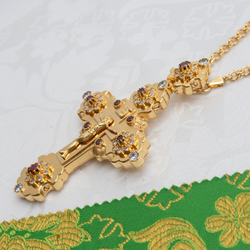 2.10.0584лп/1лп Крест наперсный латунный с красными камнями в позолоте фото 6