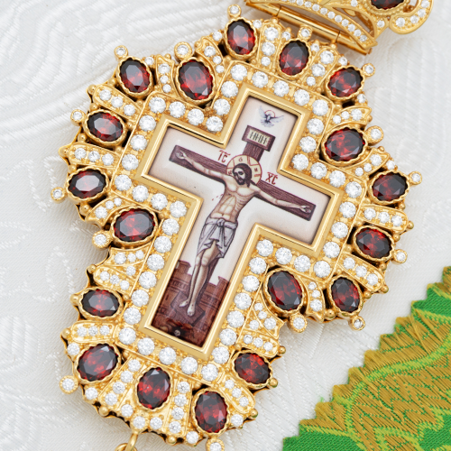 2.10.0216лп-2/1лп Крест латунный с красными камнями в позолоте фото 3