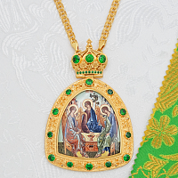2.7.0506лп-2/1лп Панагия латунная с зелеными камнями в позолоте
