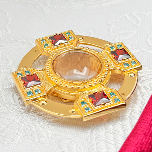 2.7.2813лп-32 Мощевик латунный в позолоте со вставками фото 4