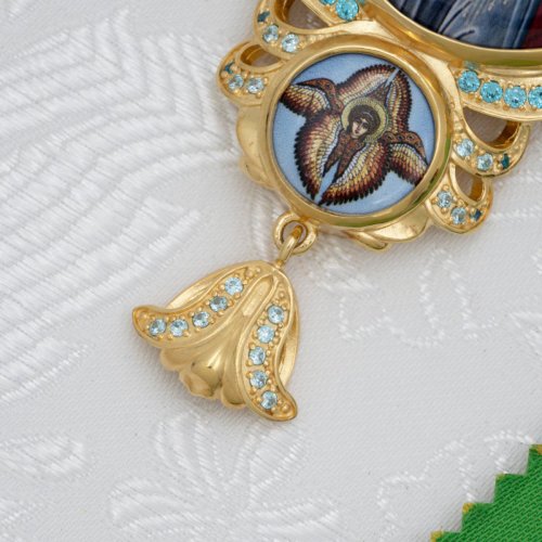 2.7.2005лп-2/1лп Панагия латунная с голубыми камнями в позолоте с цепью фото 5 2.7.2005лп-2/1лп Панагия латунная с голубыми камнями в позолоте с цепью фото 5