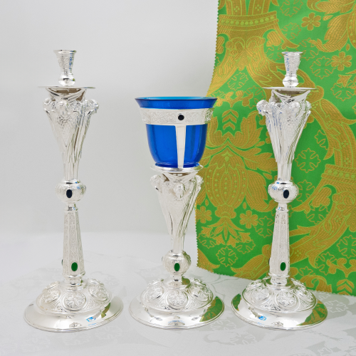 2.7.1718л-К Набор напрестольный - лампада и подсвечники в серебрении 2.7.1718л-К Набор напрестольный - лампада и подсвечники в серебрении