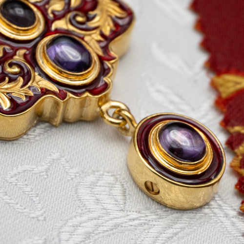 2.7.2745лп-2/1лп-К-М Архиерейский комплект наперсный латунный с фиолетовыми камнями в позолоте фото 6 2.7.2745лп-2/1лп-К-М Архиерейский комплект наперсный латунный с фиолетовыми камнями в позолоте фото 6