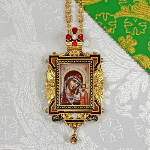 2.7.2708лп-18/155лп-М Панагия латунная с красными камнями в позолоте 2.7.2708лп-18/155лп-М Панагия латунная с красными камнями в позолоте