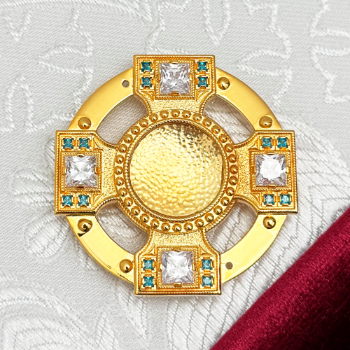 2.7.2813лп-32 Мощевик латунный в позолоте со вставками