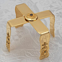 2.7.1002лп Звездица латунная с красными камянми в позолоте