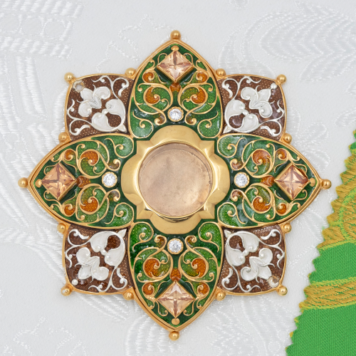 2.7.0631лф-М Мощевик латунный с вставками в позолоте и фрагментарным серебрением 2.7.0631лф-М Мощевик латунный с вставками в позолоте и фрагментарным серебрением