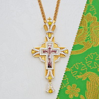 2.10.0598лп-2/1лп Крест наперсный латунный с желтыми камнями в позолоте