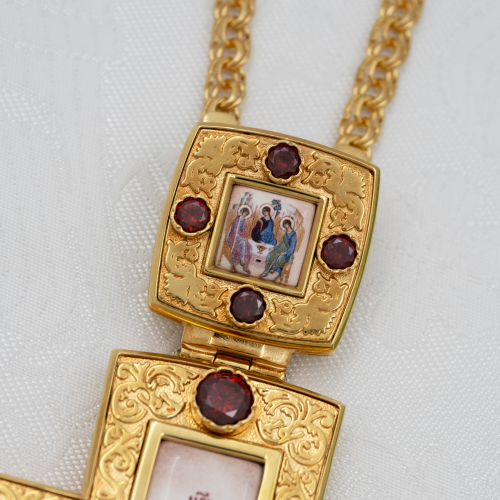 2.10.0546лп-2/1лп Наперсный крест латунный с красными камнями в позолоте фото 4 2.10.0546лп-2/1лп Наперсный крест латунный с красными камнями в позолоте фото 4