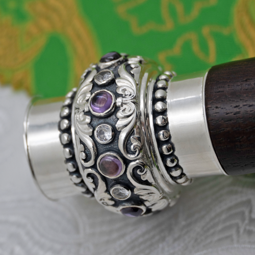 2.7.2722лр Жезл латунный с фиолетовыми камнями и патинированием в серебрении фото 4