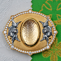 2.7.2899лпр-32 Мощевик латунный с белыми камнями в позолоте