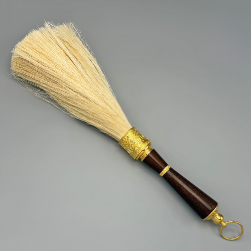 2.7.1366лп Кропило латунное в позолоте с деревянной ручкой 2.7.1366лп Кропило латунное в позолоте с деревянной ручкой