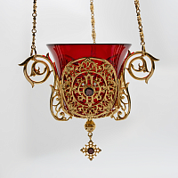 2.7.0405лп/202лп Лампада латунная с красными камнями в позолоте