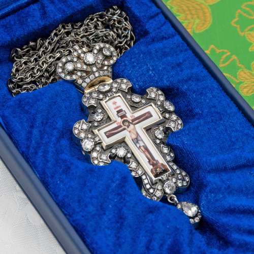 2.10.0487лр-2/1л Крест наперсный латунный с белыми камнями в серебрении фото 2 2.10.0487лр-2/1л Крест наперсный латунный с белыми камнями в серебрении фото 2