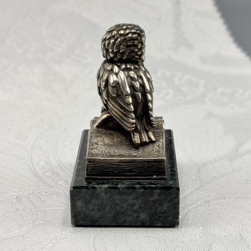 2.13.0245л Настольная скульптура Сова латунная на подставке из мрамора фото 4
