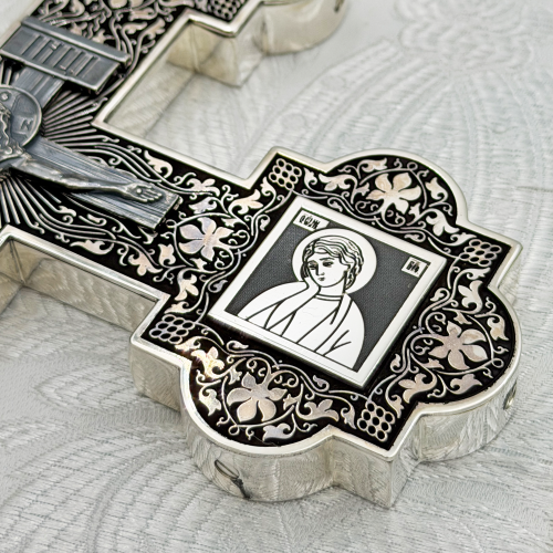 2.7.3045лэ Крест напрестольный латунный с эмалью фото 8