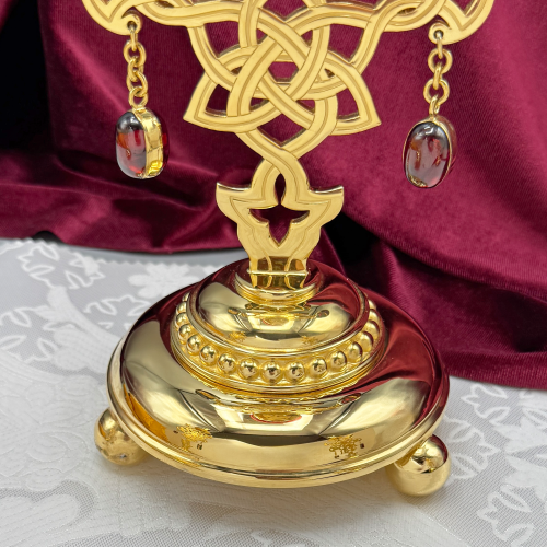 2.7.2674лп-К Набор напрестольный - лампада и подсвечники в позолоте фото 5 2.7.2674лп-К Набор напрестольный - лампада и подсвечники в позолоте фото 5