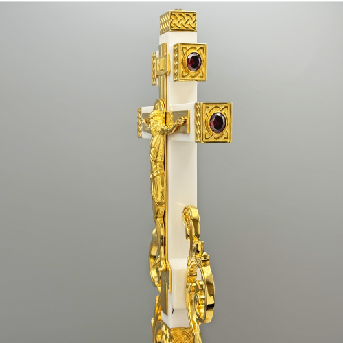 2.7.2508лпч Крест напрестольный латунный с красными камнями в позолоте фото 4 2.7.2508лпч Крест напрестольный латунный с красными камнями в позолоте фото 4