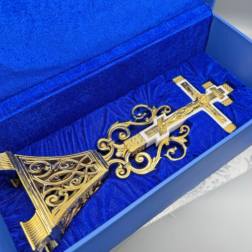 2.7.2508лпч Крест напрестольный латунный с красными камнями в позолоте фото 11 2.7.2508лпч Крест напрестольный латунный с красными камнями в позолоте фото 11