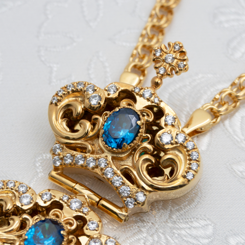 2.10.0508лп-2/1лп Наперсный крест латунный с голубыми камнями в позолоте фото 5