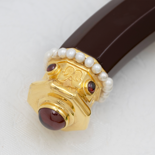 2.7.2577лп Жезл латунный с красными камнями и жемчугом в позолоте фото 6