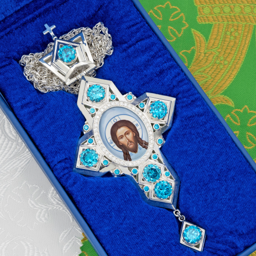 2.10.0405л-2/1л Крест наперсный латунный с голубыми камнями в серебрении фото 7