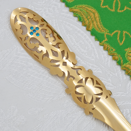 2.7.1516лп Лжица латунная с голубыми камнями в позолоте фото 4