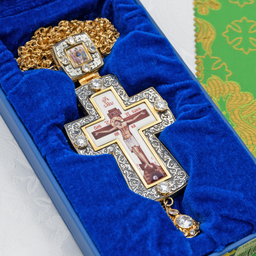 2.10.0645лпр-2/1лп Крест наперсный латунный с белыми камнями в позолоте фото 2 2.10.0645лпр-2/1лп Крест наперсный латунный с белыми камнями в позолоте фото 2