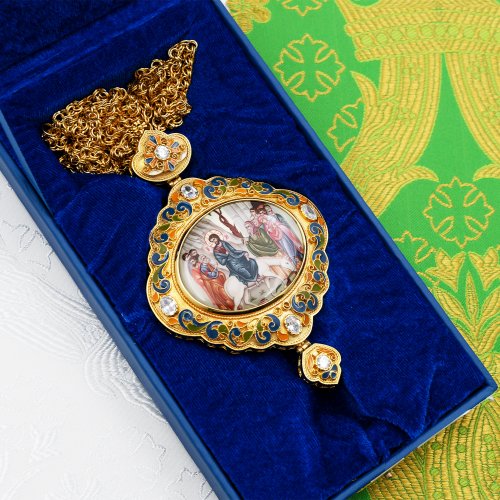 2.7.1481лпэ-2/1лп Панагия латунная с белыми камнями и эмалью в позолоте фото 2 2.7.1481лпэ-2/1лп Панагия латунная с белыми камнями и эмалью в позолоте фото 2