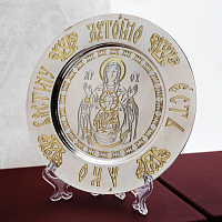 2.7.1688лф Тарелица латунная с фрагментарной позолотой в серебрении — Богородица Знамение