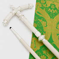 2.7.2577лнч Жезл латунный с белыми камнями в серебре