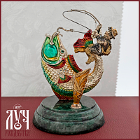 2.13.0093л Статуэтка латунная «Рыбак» с подставкой под ручку